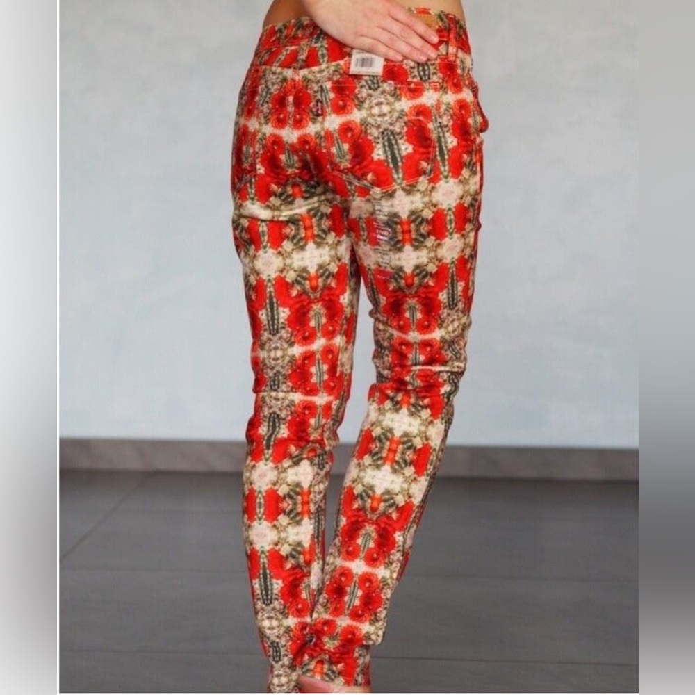 Levi’s Cactus Print Jeans NWT Size 28 Statement Festival Pants